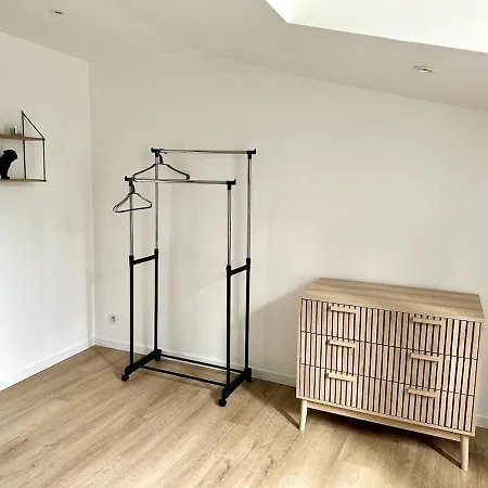 Apartment Modern Family Evasion Cozy'cat