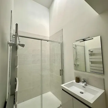 Apartment Modern Family Evasion Cozy'cat Sauxillanges